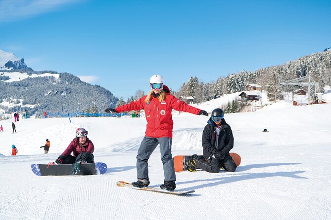 1-Day Beginner Snowboard Package in Grindelwald - Getting fitted for a board, boots, and helmet