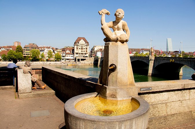 1 Hour express walk of Basel with a Local - Three Kings and the Rhine at Bar Les Trois Rois