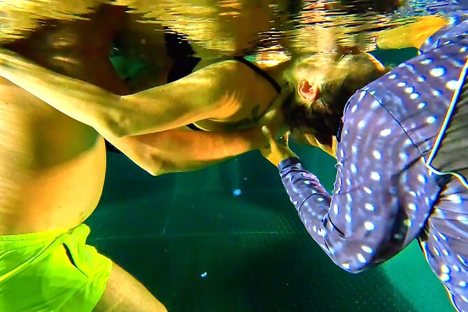 2 Hour Floating Harmony Couples Course - The atmosphere: warm water, private pool, and music