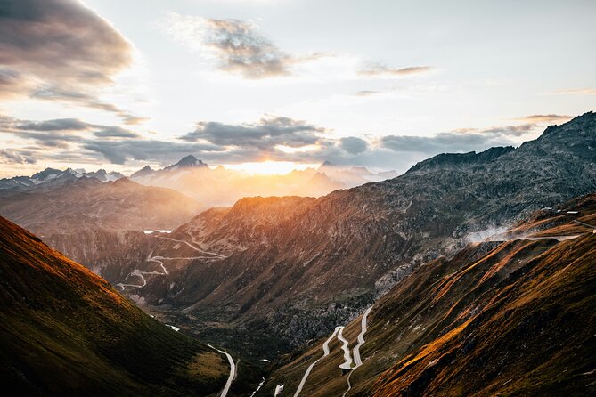 4-Day Swiss Alps Porsche Drive: Interlaken, Furka-Grimsel-Susten - Rhine Gorge, Il Spir, and Pradaschier