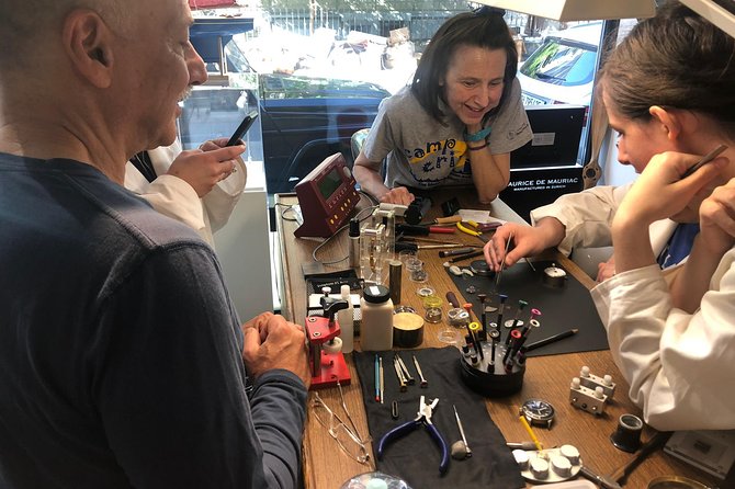 À Maurice Watch Workshop in Zurich - Dressing like a traditional watchmaker