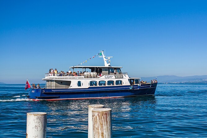 Audioguided sightseeing cruise of Geneva - Along the shoreline toward international Geneva