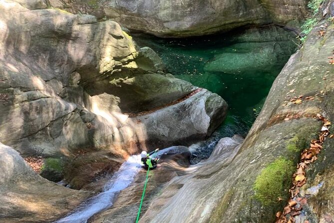 Basic Corippo Canyoning Experience in Valle Verzasca - Who should book Corippo canyoning?