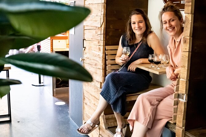 Beer Tasting Tour in Zurich - Guides who explain the beer and the city