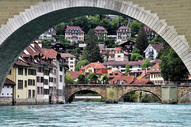 Bern Private Walking Tour with a Local - Meeting at Bernabrunnen