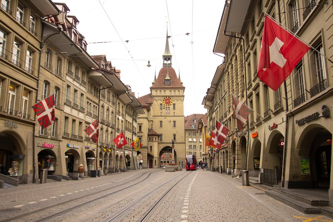 Best Intro to Bern in 2 hours with a Local - A coffee pause with a local feel