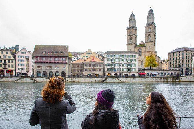 Best of Zurich Tour with Felsenegg Cable Car and Ferry Ride - A quick but worthwhile walk through the Altstadt