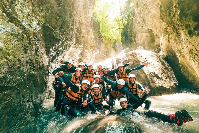 Canyoning Interlaken with OUTDOOR - Safety gear and the first 10-meter rappel