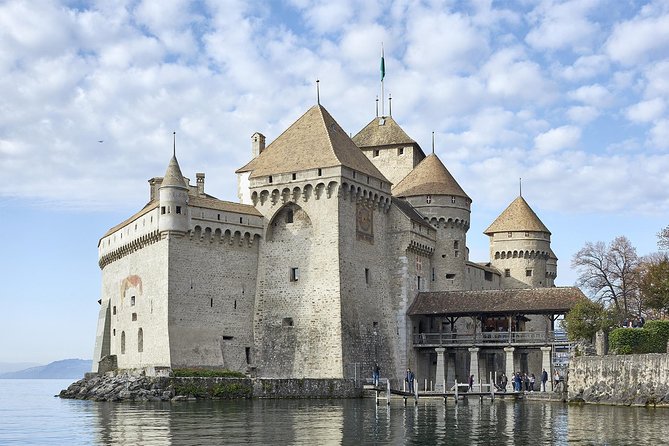 Chillon Castle Entrance Ticket in Montreux - Reaching the castle from Montreux