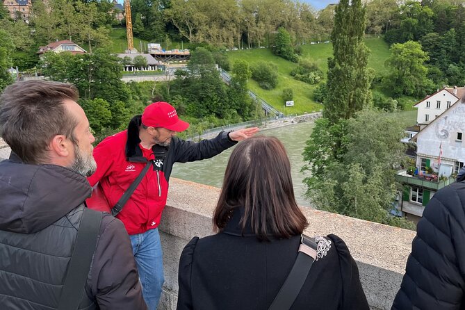 Chocolate tour in Bern with chocolate tasting - What the guide adds to the experience