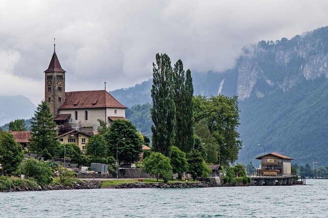 Day trip to Swiss Villages from Zurich - Small Group Tour by Car - Lauterbrunnen and its waterfall valley