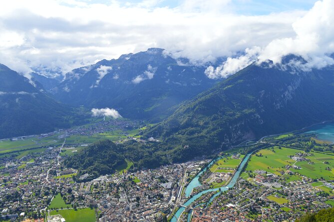 Daytrip to Swiss Villages: Interlaken Grindelwald & Lauterbrunnen - The guide makes or breaks the day