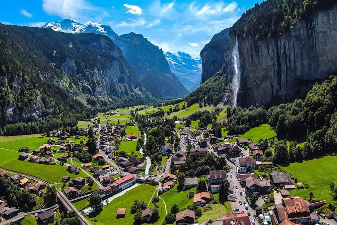 Discover Lauterbrunnen with CHEESE & CHOCOLATE - The Swiss tasting: three cheeses and three chocolates