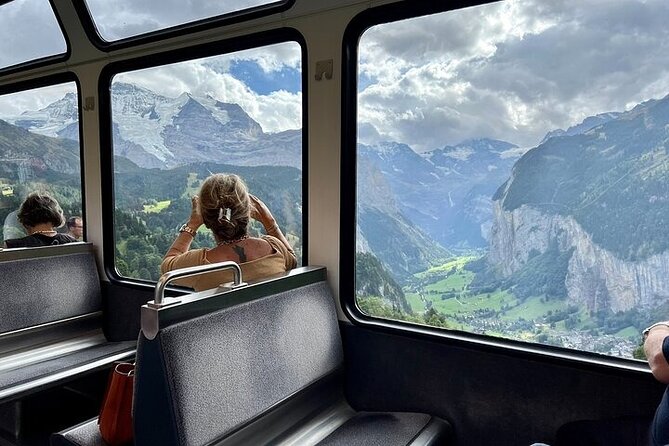 Easy countryside tour in Swiss Alps - kids friendly - Staubbachbankli: Animals and Two Long Waterfalls