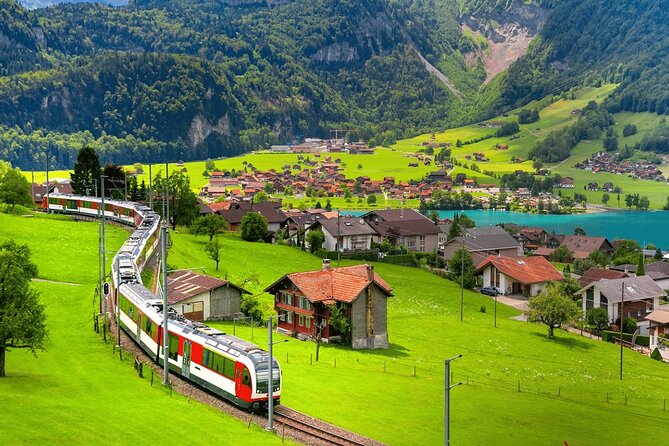 Exclusive Panoramic Train Journey though the Heart of Swiss - Brienz and Lake Brienz: a quieter pause