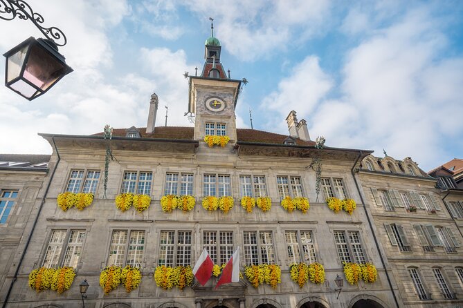 Explore Lausanne in 60 minutes with a Local - Small groups, changing routes, and guide quality