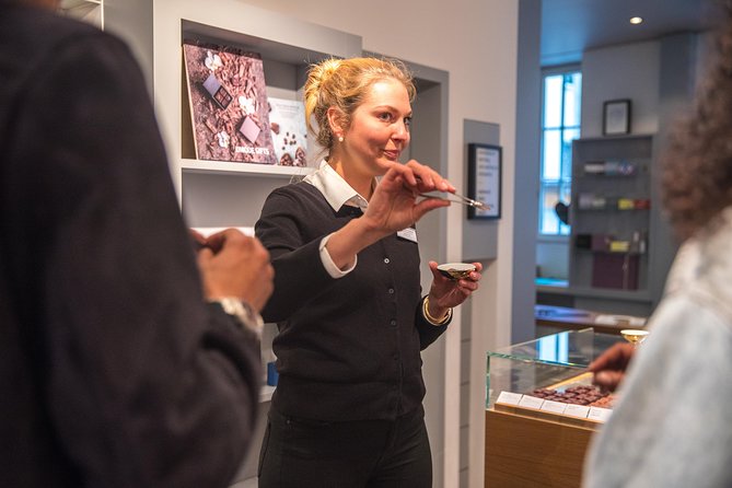 Geneva Chocolate tasting Tour in a Private TaxiBike - Stop two: Chocolat Favarger at Boutique Rive