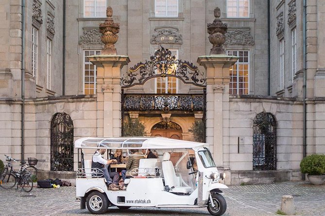 Geneva Chocolate Tour in a Tuk Tuk - First stop: Chocolat Favarger at Boutique Rive