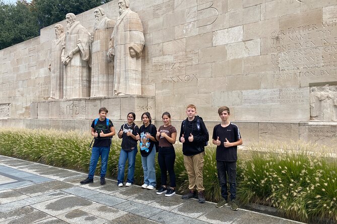 Geneva Scavenger Hunt and City Highlights Walking Activity - Reading Geneva through questions instead of lectures