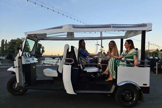 Geneva: Sightseeing of top Places Tour Electric TukTuk 1H15 tour - The Jet d’Eau is the city’s big exclamation point