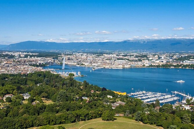Geneva: Sightseeing of top Places Tour Electric TukTuk 1H15 tour - Guides turn a fast ride into a useful introduction