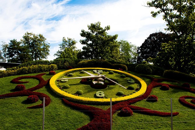 Geneva Walking Tour for your private group with an official guide - Starting beside Geneva’s Flower Clock