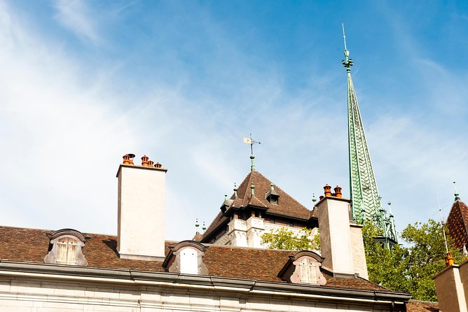 Geneva Walking Tour for your private group with an official guide - Tavel House and the feel of the Old Town