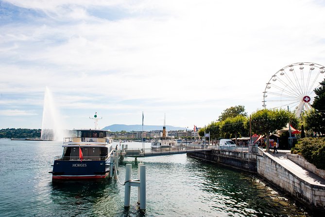 Geneva Walking Tour for your private group with an official guide - The Jet d’eau and Geneva’s famous city image