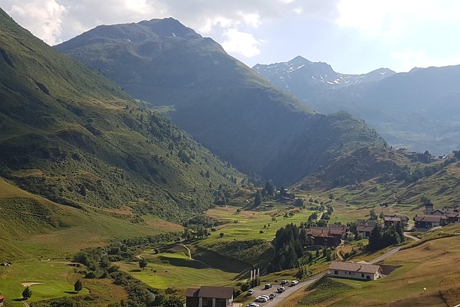 Glacier Express Panoramic Train Round Trip from Zürich With Private Guide - Zurich to Chur, starting beside the lakes