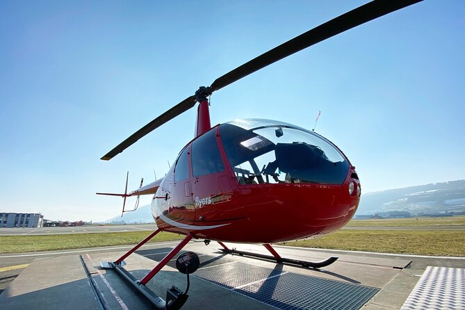 Helicopter tour to the Stockhorn mountain, with great view to the Swiss Alps - Belp Mountain and the Bern Countryside
