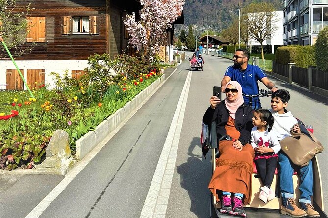 Hidden gems e-bike tour with picnic at Lake Brienz - The guides are a major part of the value