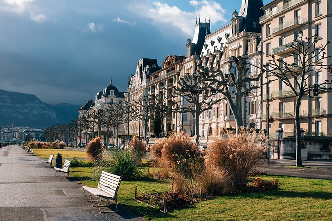 Highlights of Geneva: Dark History Quest Experience - Place du Bourg-de-Four and Saint-Pierre Cathedral