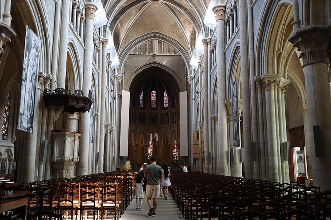 Historic Lausanne: Exclusive Private Tour with a Local Expert - What this Lausanne walk is really offering