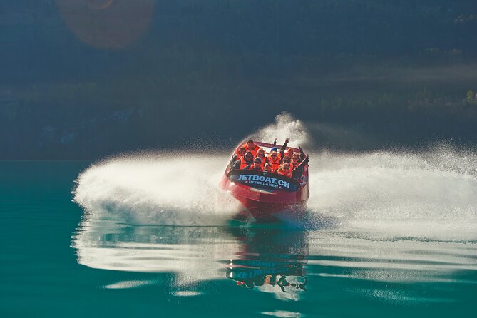 Jetboat Interlaken - The boat ride, from calm water to fast turns