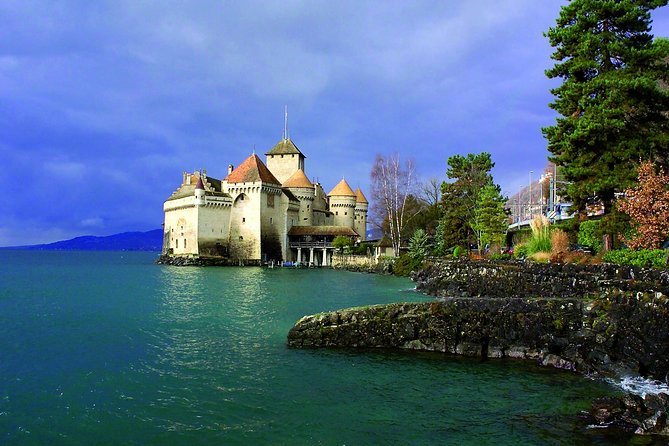 (KTL303) - Winter Tour Montreux and Chaplin's World from Lausanne - Montreux, lunch, and Queen’s Mountain Studio