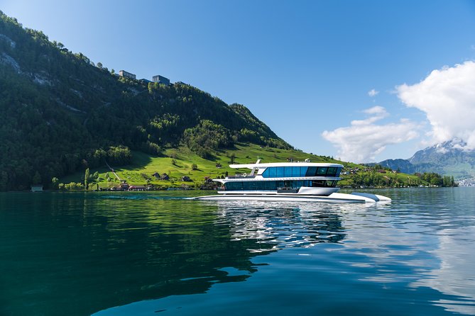 Lake Lucerne 1-Hour Catamaran Cruise - Catamaran or ordinary ferry?