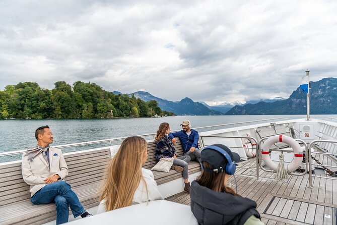 Lake Lucerne Panoramic Sightseeing Cruise - Crowding and the search for a good view