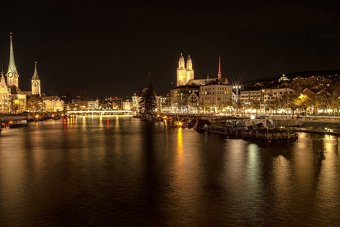 Lake Zurich mini boat tour / by night! - From Wollishofen toward Enge and the Lion statue