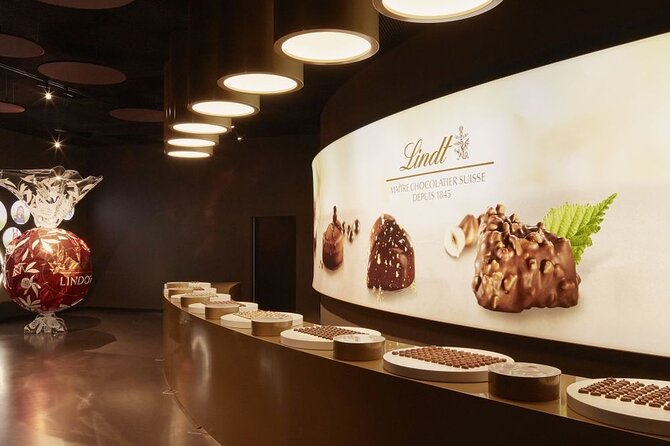 LINDT Home of Chocolate, Cruise On Lake Zurich And Old Town Walking Tour - Lindenhof Hill and the best city view
