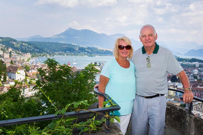 Lucerne Private Walking Tour with a castle visit! - Lake Lucerne and the value of a waterside pause