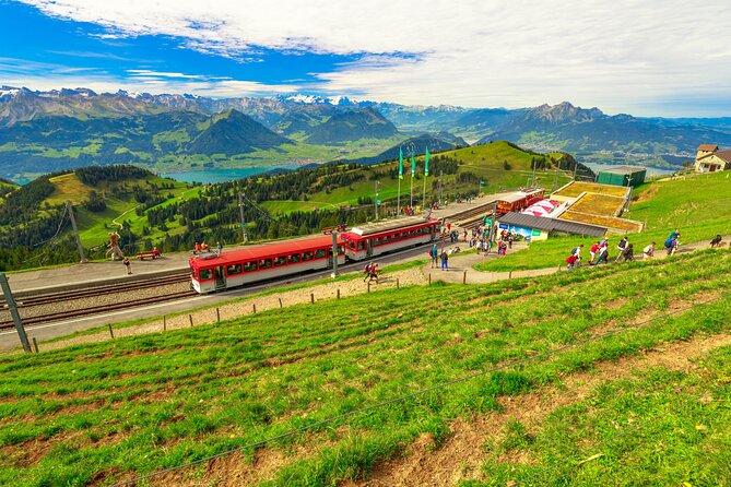 Mount Rigi: A Scenic Day Trip to the Queen of the Mountains - The final boat ride back to Lucerne