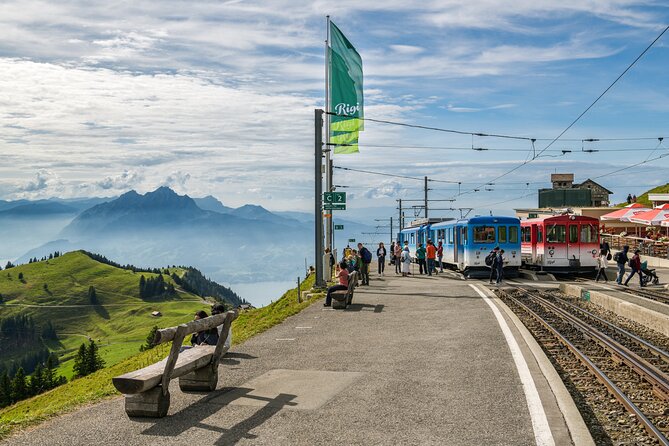 Mount Rigi: A Scenic Day Trip to the Queen of the Mountains - The first hour on Lake Lucerne