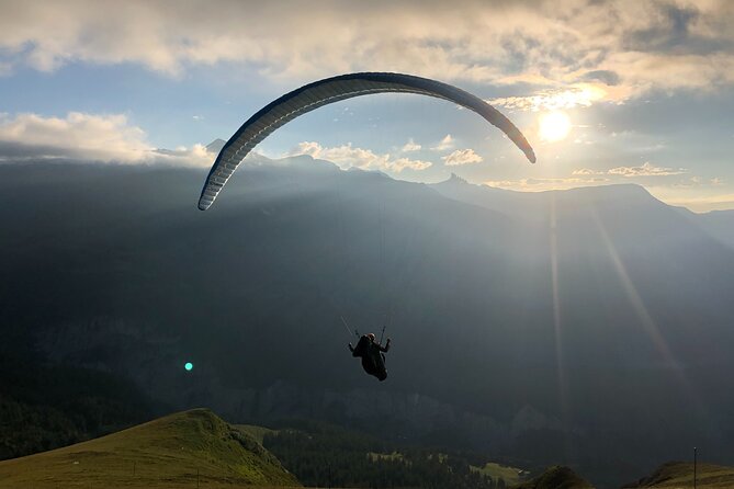 Paragliding Tandem in Switzerland - Clothing, Footwear, and Comfort in the Air