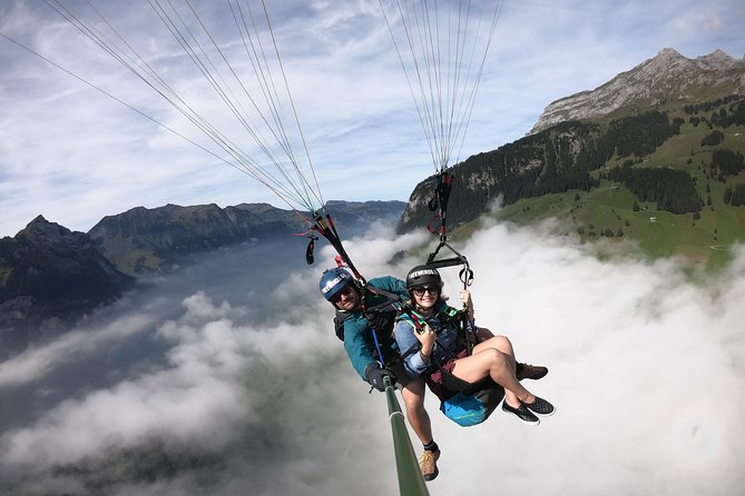 Paragliding Tandemflight Lucerne - Engelberg - The cable car and short mountain hike
