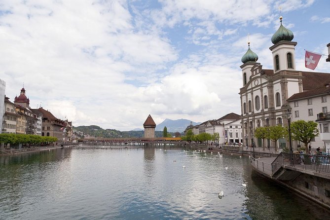 Private Classic Lucerne City Walk - Kornmarkt, the Town Hall, and Lucerne’s drinking water