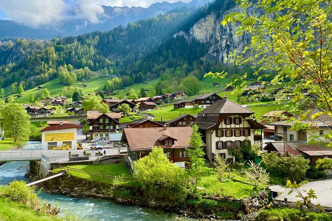 Private Full-Day Tour to Grindelwald Lauterbrunnen Interlaken Mürren from Basel - A short look at Interlaken