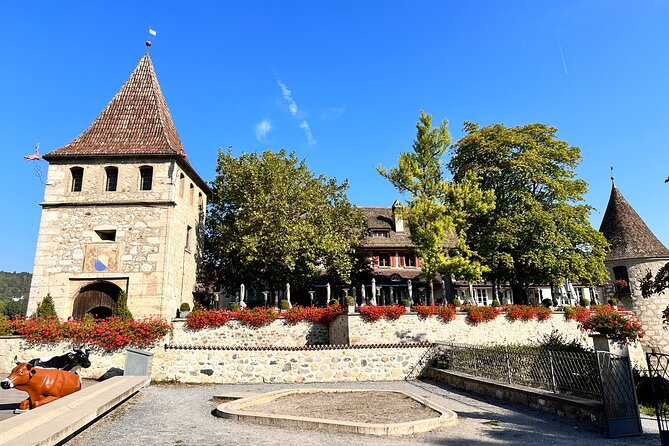 Private Half-Day Tour to the Rhine Falls with Pick-up at Hotel - Schloss Wörth and the boat ride are seasonal highlights