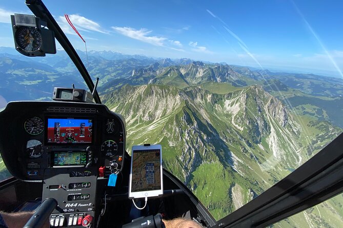 Private helicopter tour to Jura and Seeland - a beautiful sightseeing flight - Biel and Lake Biel from the air