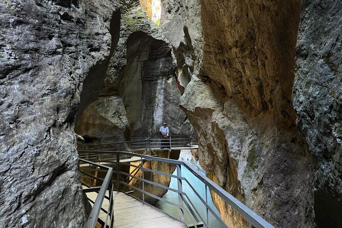 Private Luxury Tour of Switzerland - Aareschlucht: a strong opening in the stone