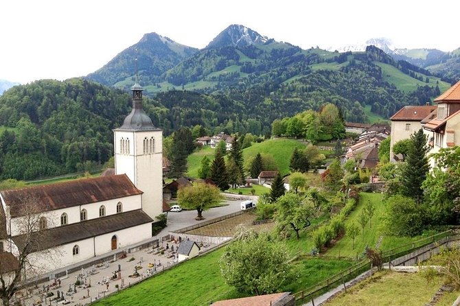 Private Swiss Cheese and Chocolate Tour from Interlaken - Bern in 75 minutes: a quick first taste of the capital